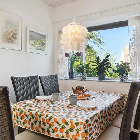 Apartment Beautiful In With Kitchen Allinge-Sandvig